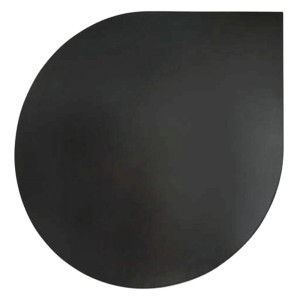 Schwarze Valo Stahlbodenplatte in Tropfenform, 125x125 cm, für Kamin und Ofen.