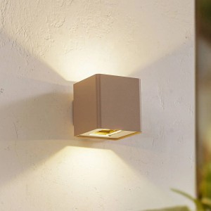 Moderne, creme-farbene LED Außenwandleuchte Aaron aus Aluminium. Spritzwassergeschützt.