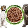Trockenfutter Lamm & Reis 15kg für Hunde. Braune Kroketten, umrahmt von zwei Hunden. Vollnahrung für ausgewachsene Hunde.