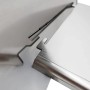 Detailansicht des Stecksystems vom Grillpeter Mangal Izmir Schaschlikgrill. Zwei robuste 2mm Edelstahlteile ineinandergesteckt.