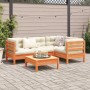 5-teilige Garten-Sofagarnitur aus Kiefernholz in Wachsbraun mit Kissen.
