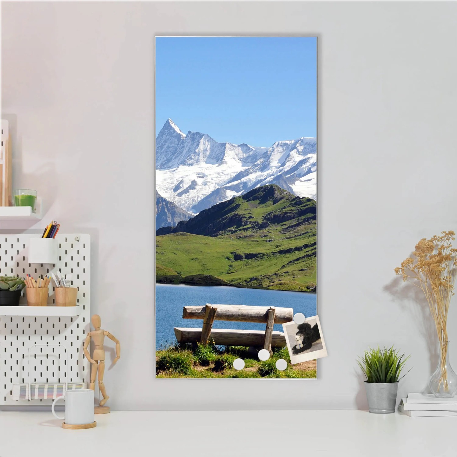 Silberne Magnettafel 37x78cm mit Alpenmotiv als Wanddekoration inklusive Magnete.