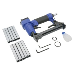 LUX Druckluft-Tacker D-TAC-7 mit Klammern, Innensechskantschlüssel, Ölbehälter und Dichtungsringen.