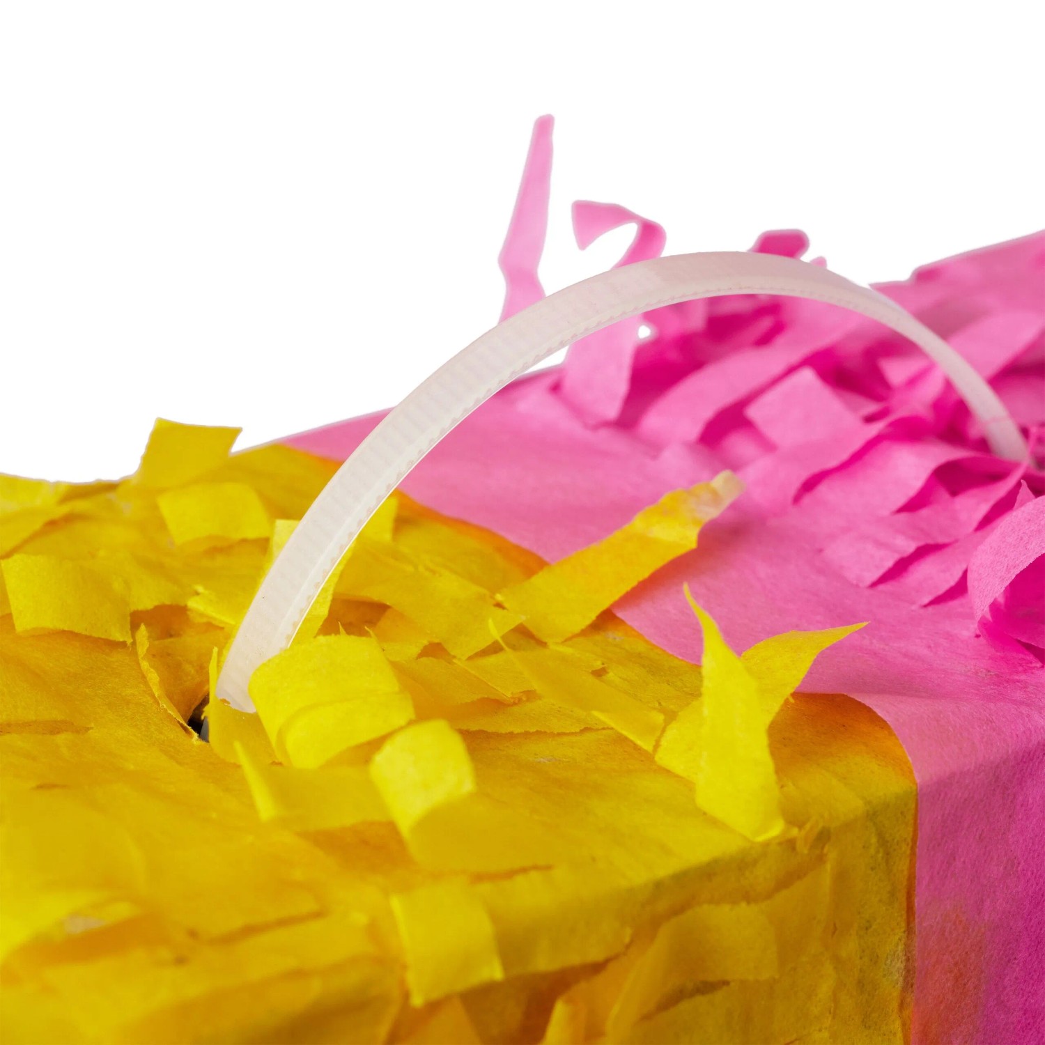 Bunte Zahlen-Pinata mit gelben und pinken Papierfransen und weißer Aufhängeschlaufe für Partys.