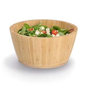 Zeller Schale aus Bambus, Ø 28cm, gefüllt mit Salat. Küchenhelfer in Natur.