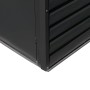 Detailaufnahme: Graues Spacemaker Metall-Gerätehaus mit Holzstruktur.