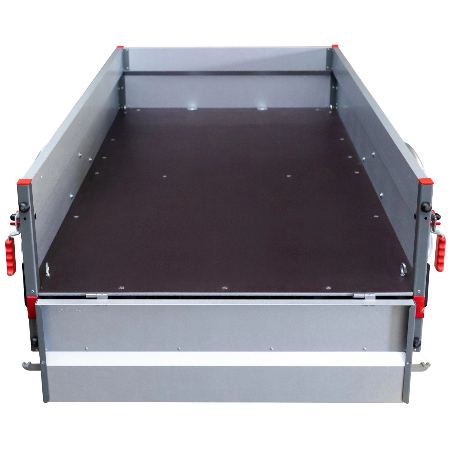 Stema Basic 750 Anhänger: Innenansicht mit Holzboden und Alu-Zink Bordwänden.