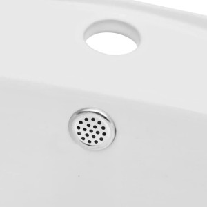 Detailaufnahme des weißen Keramik-Waschbeckens aus dem vidaXL Badmöbel-Set mit Abfluss und Hahnloch.