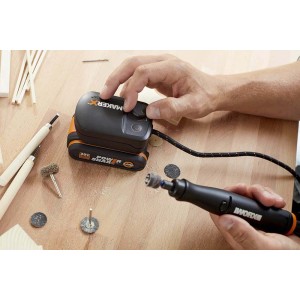 Worx MakerX Akku-Multifunktionswerkzeug im Einsatz mit HubX und Zubehör.