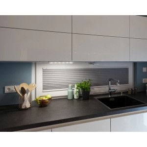 Müller-Licht Mobina LED Unterbauleuchte 30 Weiß mit Bewegungsmelder in Küche.