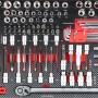Werkzeugwagen-Schublade mit diversen Werkzeugen von Mephisto Pro-Line, sortiert in Carbon-Optik Einlagen.