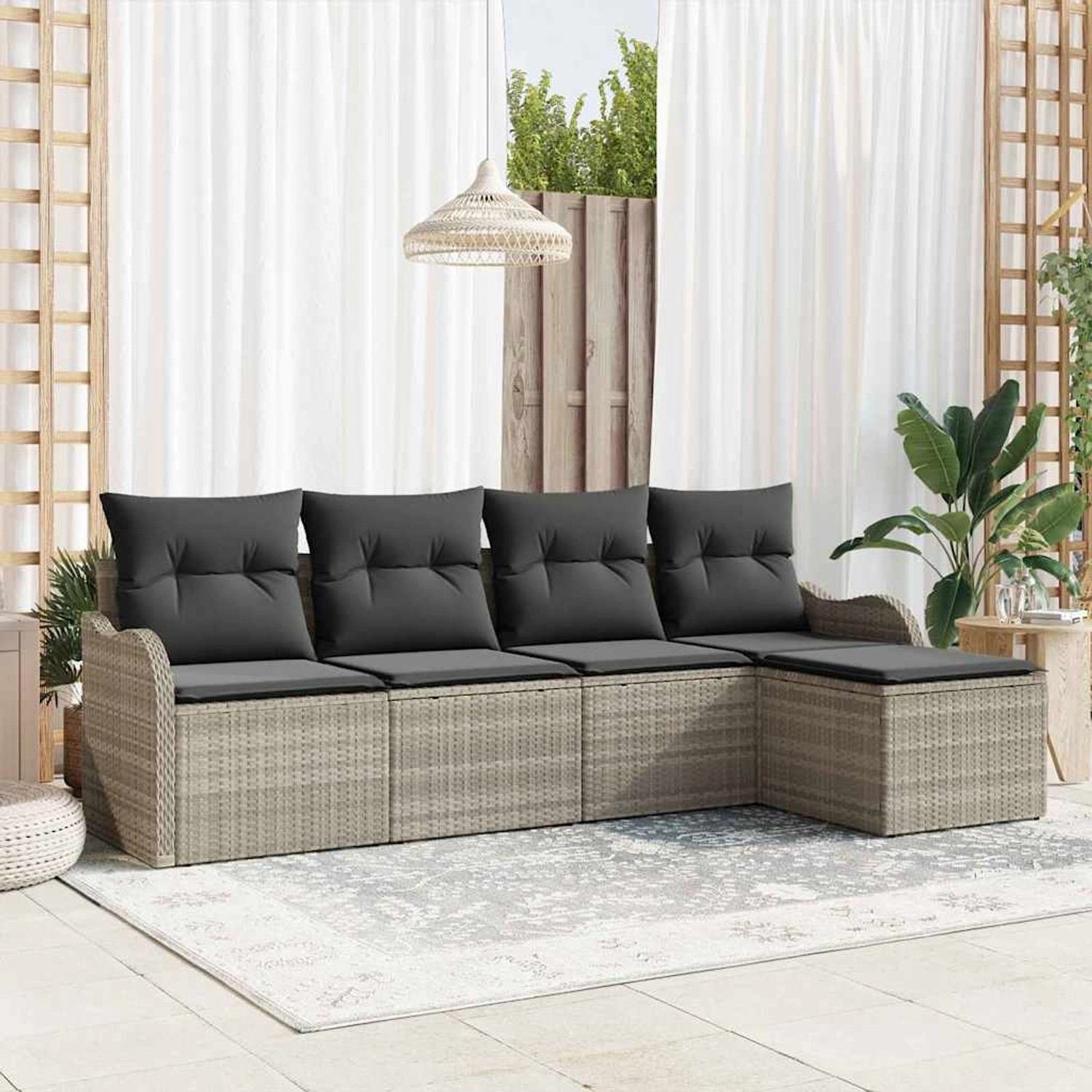 Hellgraues 5-tlg. Garten-Sofa-Set aus Poly Rattan mit grauen Kissen.