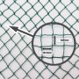 Detailaufnahme des Aquagart Teichnetzes (15mm Maschenweite) zum Schutz vor Laub und Reihern.