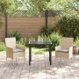 Beige 3-tlg. vidaXL Garten Essgruppe aus Poly Rattan mit Tisch und 2 Stühlen mit Kissen.