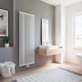 Schulte Design-Heizkörper Kiel, 180x60cm, Pearl-Weiß, mit Mittenanschluss im modernen Badezimmer.