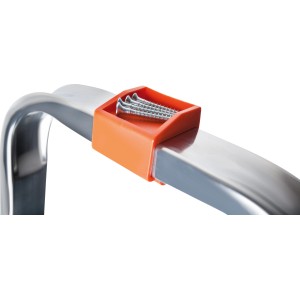 Detailaufnahme: Haushaltsleiter Aluminium mit Ablageschale und Schrauben.