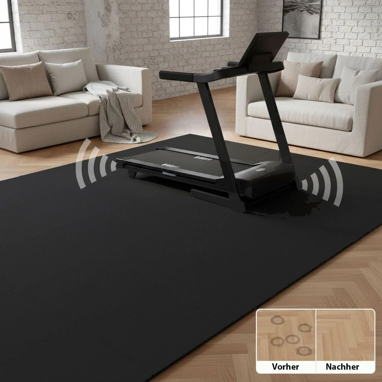 Schwarze Bodenschutzmatte unter Laufband im Wohnzimmer. Dämpft Vibrationen, schützt Holzboden vor Abnutzung.