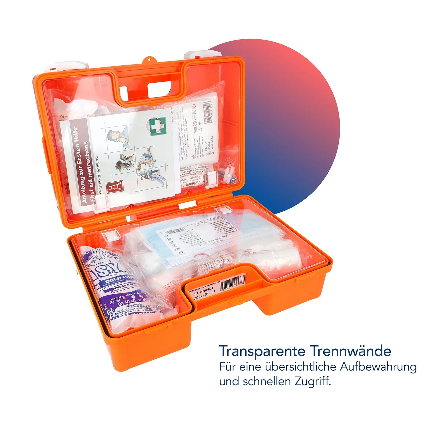 Geöffneter, orangefarbener Erste Hilfe Koffer DIN 13169 mit Wandhalterung und transparenten Trennwänden.