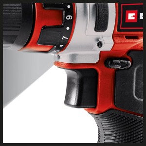 Detailaufnahme: Einhell Akku-Bohrschrauber TE-CD 12/1 Li, rotes Gehäuse, Drehmoment-Einstellung.