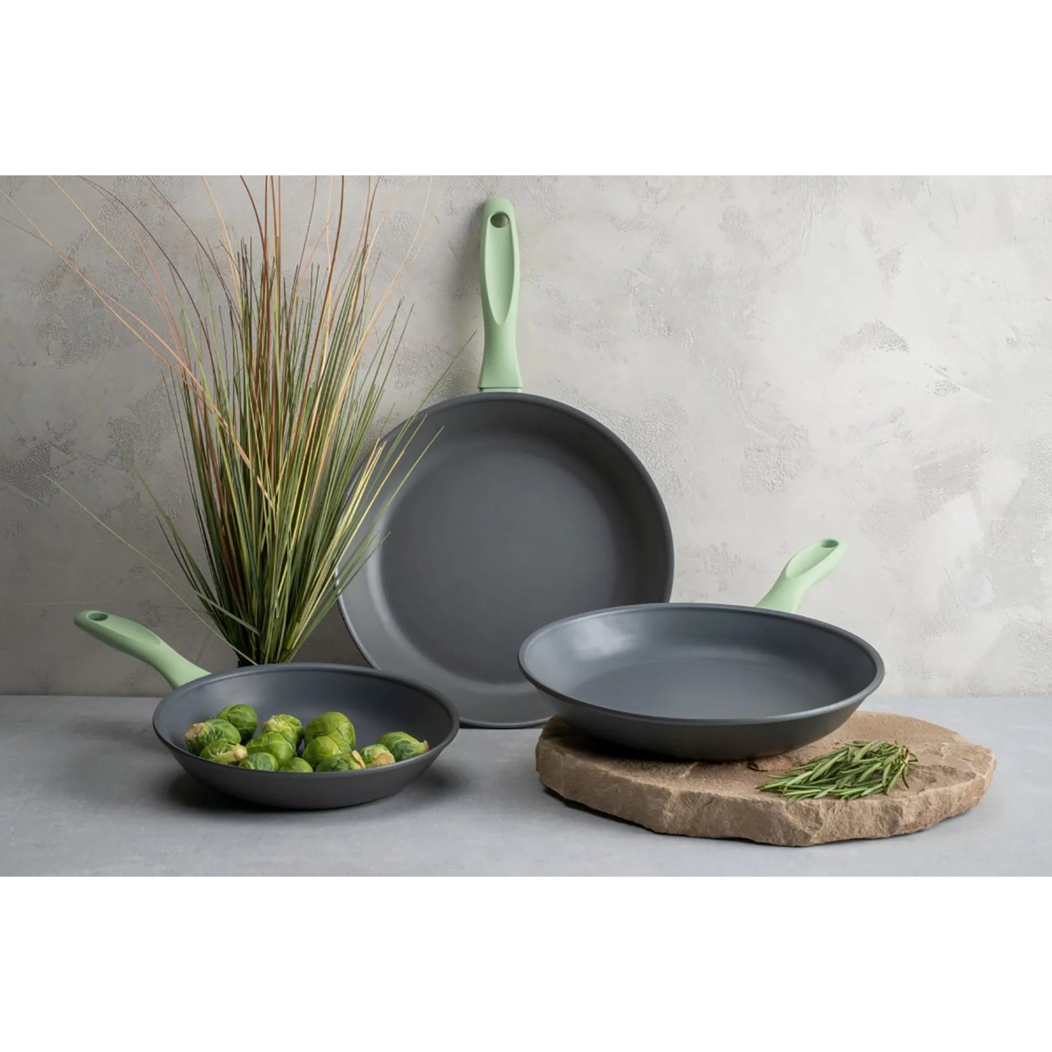 Fackelmann Ecolution Pfannen-Set, grau-grün, mit Antihaftbeschichtung, verschiedene Größen.