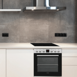 Telefunken Einbauherd-Set mit Glaskeramik-Kochfeld und Teleskopauszug in Edelstahloptik.