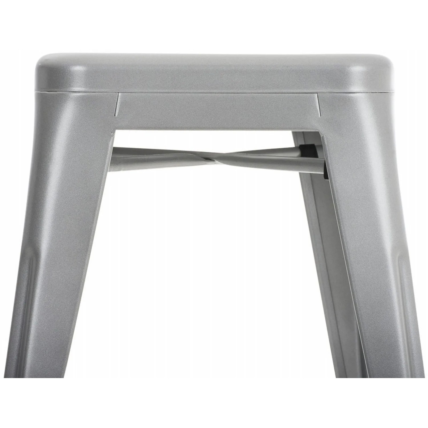 Silberner Metallhocker Armin mit quadratischer Sitzfläche und stabilen Beinen im Industrial-Look.