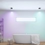 Schwarzer LED Spot IP44 mit RGB CCT Lampe im Badezimmer, smarte Steuerung per App.