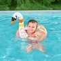 Kind mit Bestway Schwimmring (Schwan) mit Glitzer im Pool.