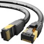 Schwarzes 2m CAT 8.1 Patchkabel mit RJ45 Stecker für schnelle Netzwerkverbindungen.
