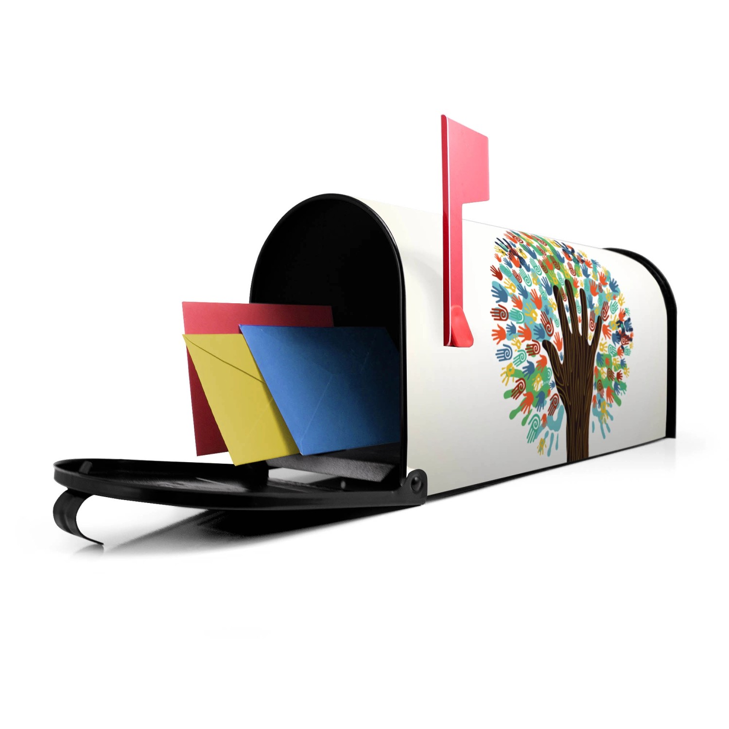 Offener, weißer Banjado US Briefkasten mit Motiv "We Are The World" und Briefen.