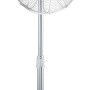 Chromfarbener OBI Standventilator, Ø 40 cm, mit Metallgehäuse und rundem Standfuß.