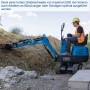 Scheppach Mini-Bagger EXC815 im Einsatz: Kompakte Baumaschine für Grabarbeiten im Garten.