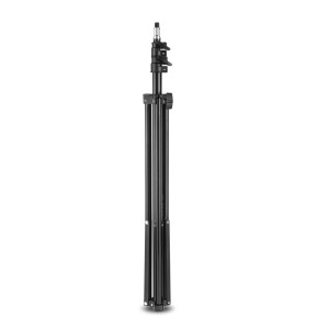 Schwarzes Instarter Lampenstativ, zusammengeklappt, mit Spigot-Anschluss. Kompaktes Lichtstativ für Foto & Video.