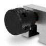 Detailaufnahme: Schwarze Spindel des EBERTH Präzisionsschraubstocks, Backenbreite 100mm.