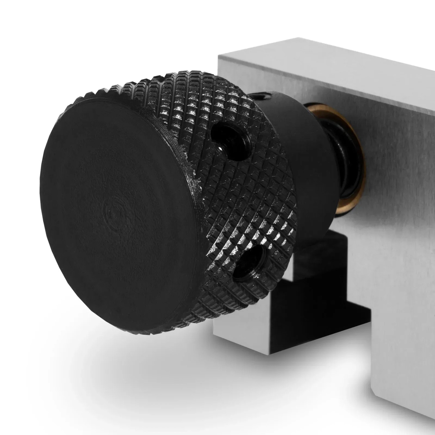 Detailaufnahme: Schwarze Spindel des EBERTH Präzisionsschraubstocks, Backenbreite 100mm.