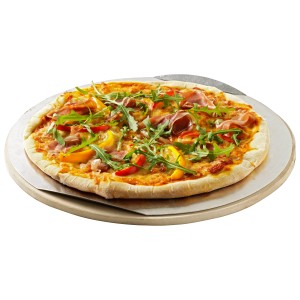 Weber Pizzastein rund (Ø 26 cm) mit Pizza, ideal für Grill & Ofen.