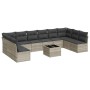 Hellgraue 11-tlg. Garten-Sofagarnitur aus Polyrattan mit Kissen und Tisch.