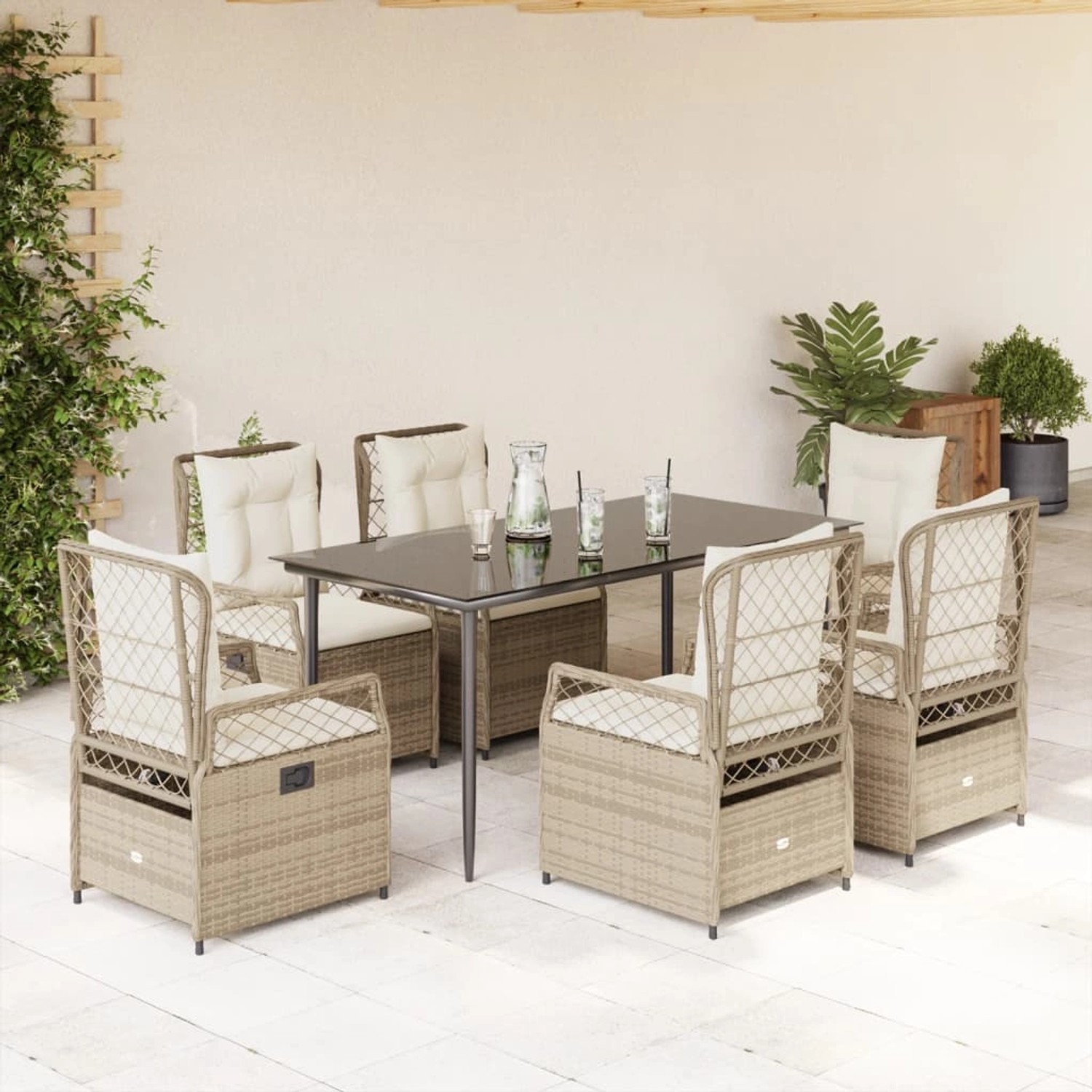 7-teilige Garten-Essgruppe aus Rattan mit Kissen in Beige. Gartenmöbel-Set mit Tisch und Stühlen.