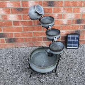 Monstershop Solar Kaskadenbrunnen Grau mit Akku, mehrstufig und Solarpanel für den Garten.