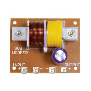 Rockwood Frequenzweiche für Subwoofer, 100/200 Watt, Platine mit Spulen und Anschlüssen.