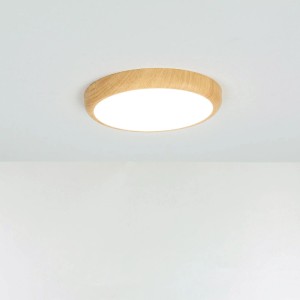 Flache, runde LED Deckenleuchte in Holzoptik, weiß leuchtend. Ø 22,5 cm, mit Farbwechsel.