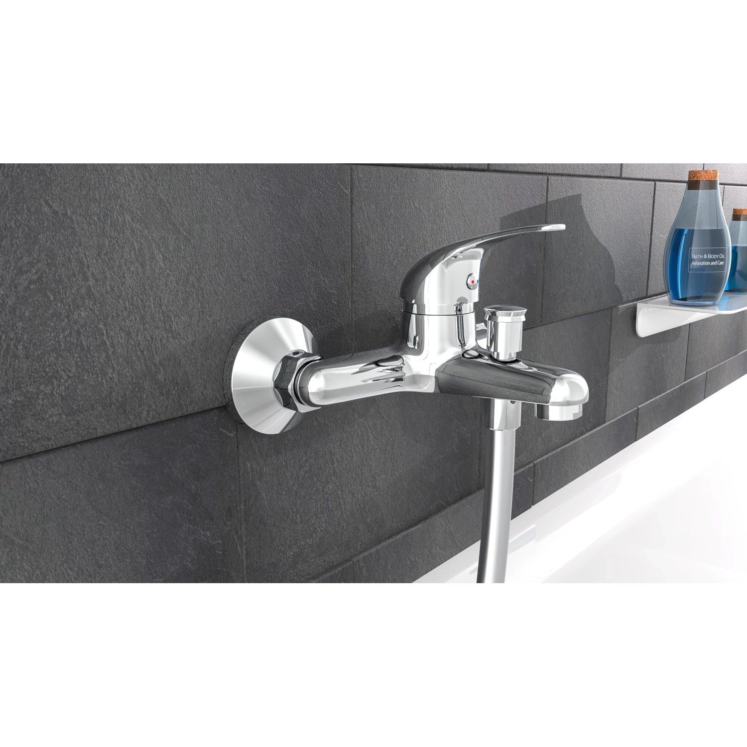 Chromfarbene Einhebel-Wannenarmatur Athos Plus für die Badewanne.