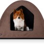 Braune Knuffelwuff Hundehöhle Yucatan Velours XL mit Hund im Inneren.