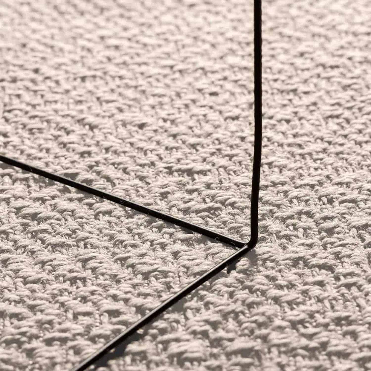 Cremefarbener vidaXL ZIZUR Outdoor-Teppich in Jute-Optik. Detailansicht der gewebten Polypropylen-Textur.