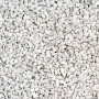 Nahaufnahme von weißem Carrara Marmor Splitt (9-12 mm) als Zierkies.