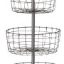 Graue Deko-Etagere Visby von Boltze mit drei Körben, 62 cm hoch, für Geschenkartikel und Dekoration.