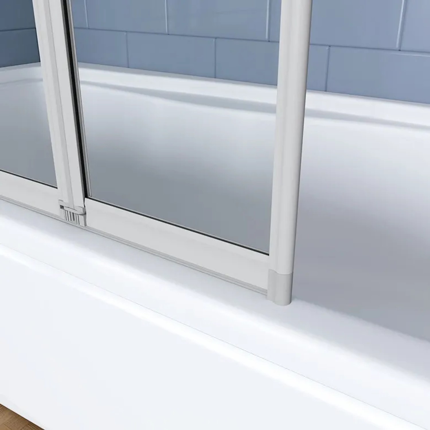 Badewannenaufsatz, 5-teilige Faltwand aus ESG-Glas, weißer Rahmen.