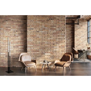 Moderne Eglo LED-Stehleuchte Fraioli-Z, 2-flammig, schwarz, im Wohnzimmer mit Backsteinwand.