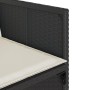 Detailansicht eines schwarzen Gartenstuhls aus Rattan mit cremefarbenem Kissen der vidaXL Essgruppe.