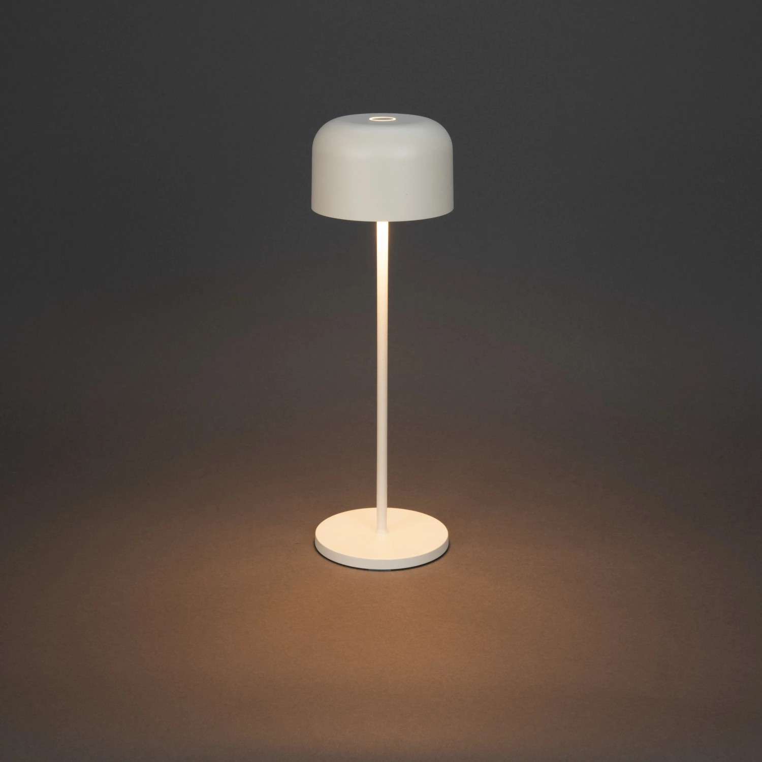 Weiße Konstsmide LED Tischleuchte Lille, 36 cm hoch, für Innen & Außen. Dekorative Außenleuchte mit USB.